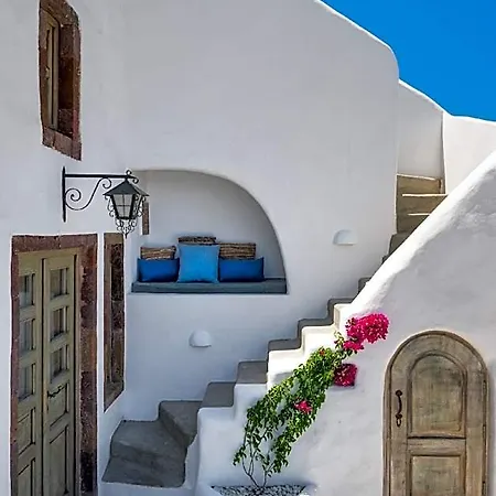 Santorini Vista Legacy Retreat - Live The History, Wake To The View Hotel *