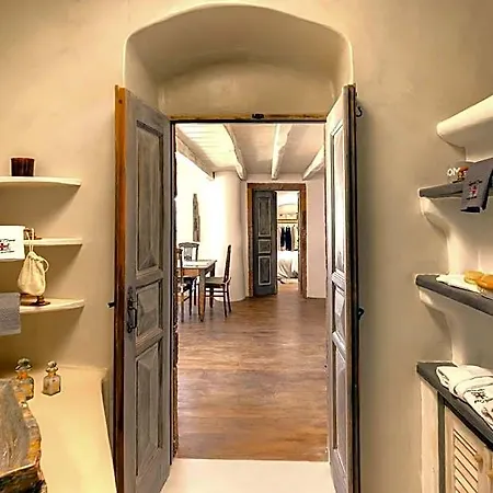 Santorini Vista Legacy Retreat - Live The History, Wake To The View * Santorini Island